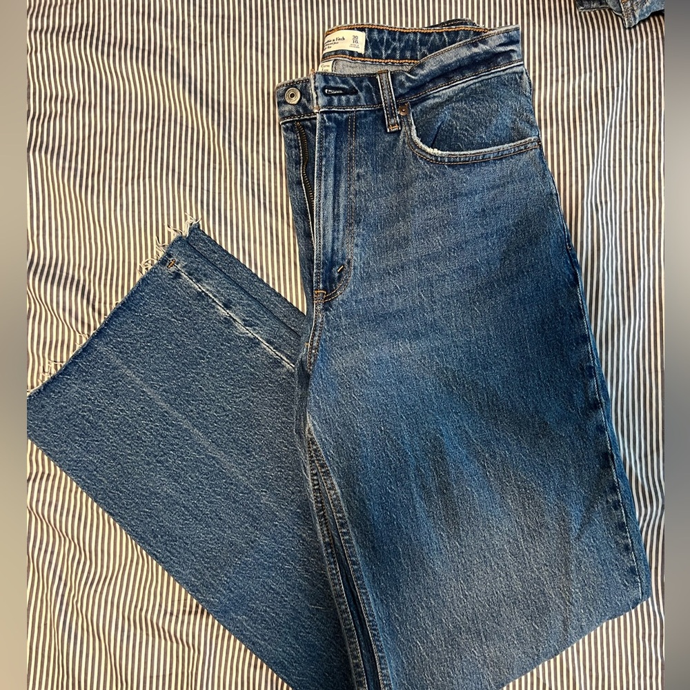 A&F 90s Relaxed Jean, 30 LONG